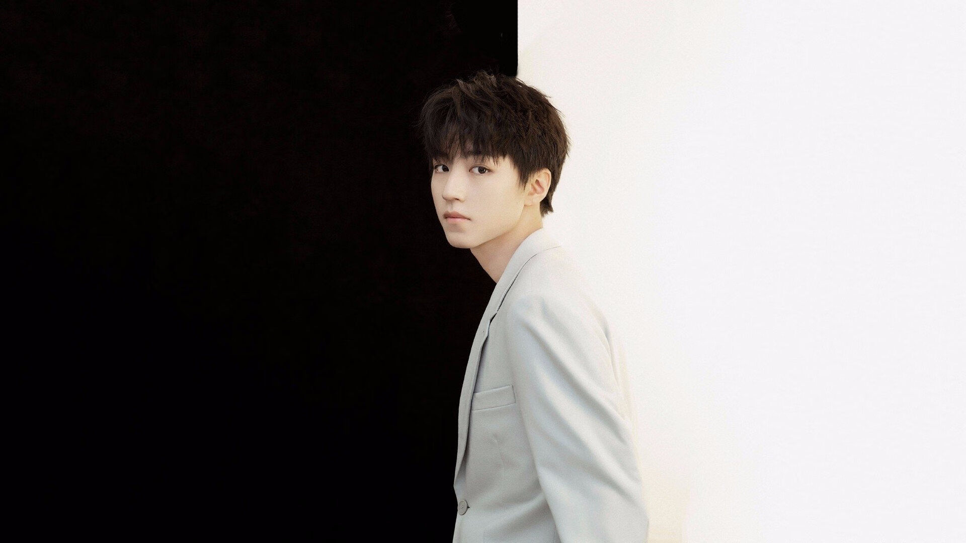 中国篮球为何难以形成全民参与热潮，为什么篮球在中国这么受欢迎